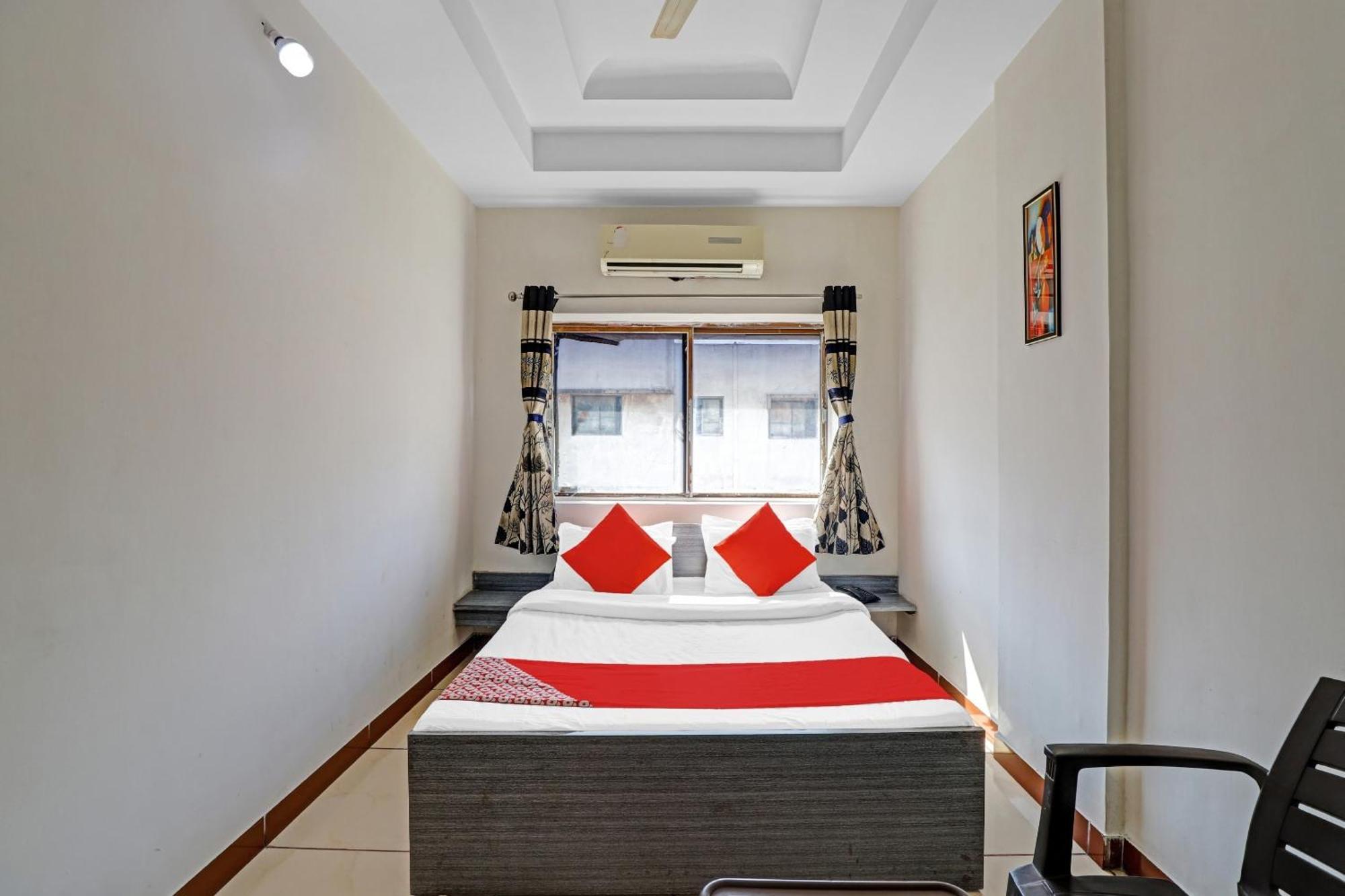 Hotel Velvet Rajkot Exterior foto